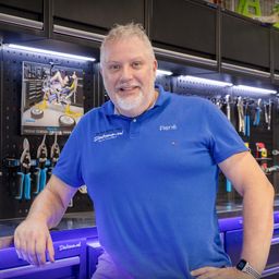 René (Medewerker winkel)