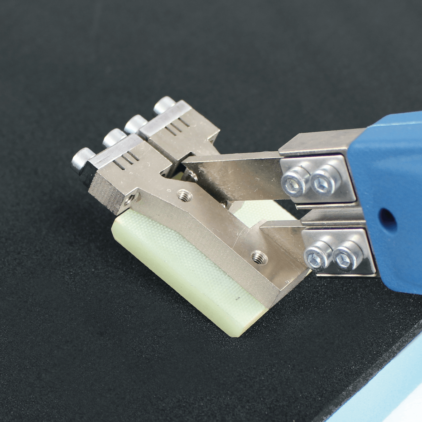 Coupe-foam multifonction : pour découper mousse, corde et autres matériaux Banner