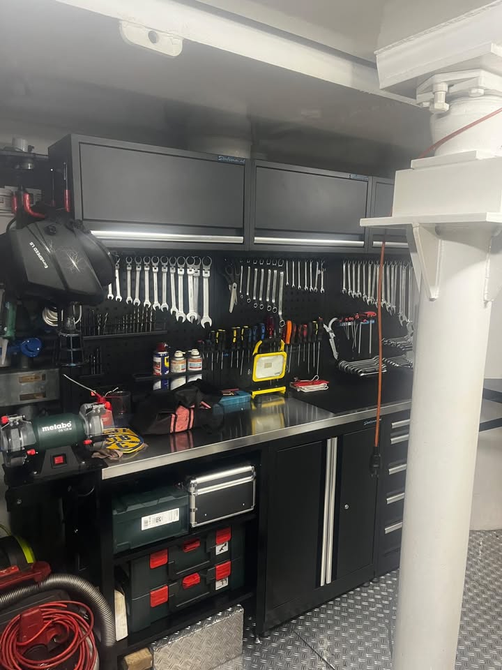 Aan boord: Premium werkplaatsinrichting op een binnenvaartschip Banner