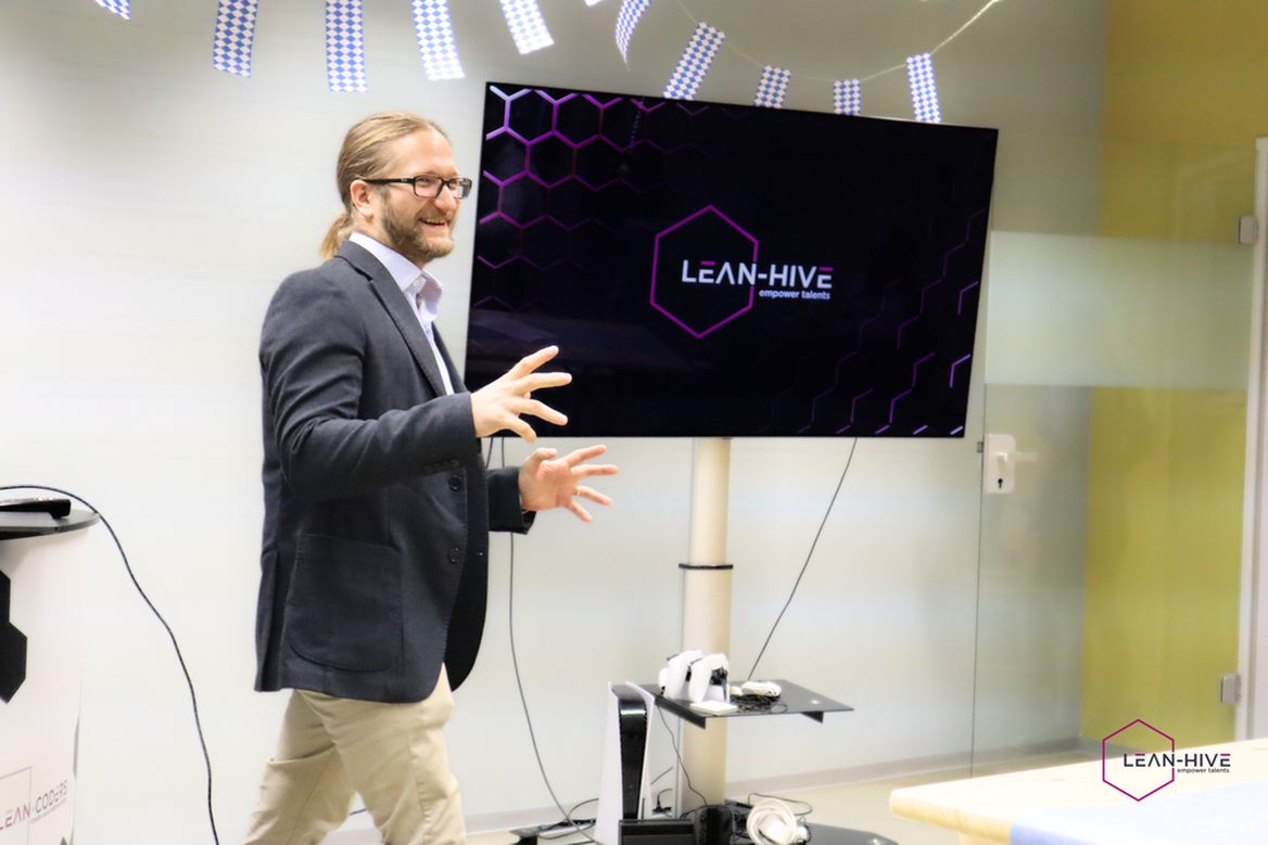 Stefan Wöhrer CEO LEAN HIVE Tech-talks