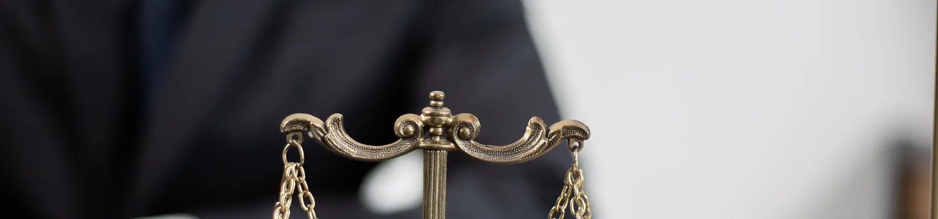 man volgt een cursus actualiteiten en jurisprudentie straf(proces)recht
