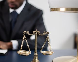 man volgt een cursus actualiteiten en jurisprudentie straf(proces)recht