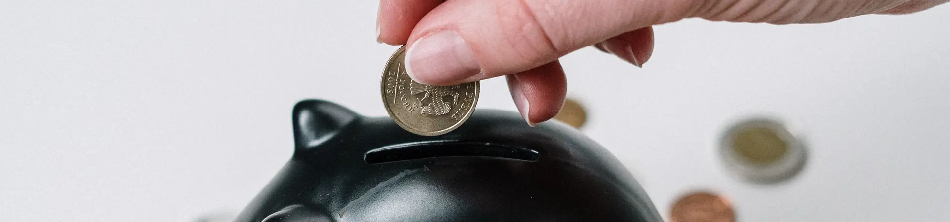 Spaarpot met geld.