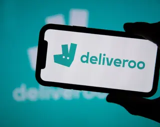 Telefoon met Deliveroo logo