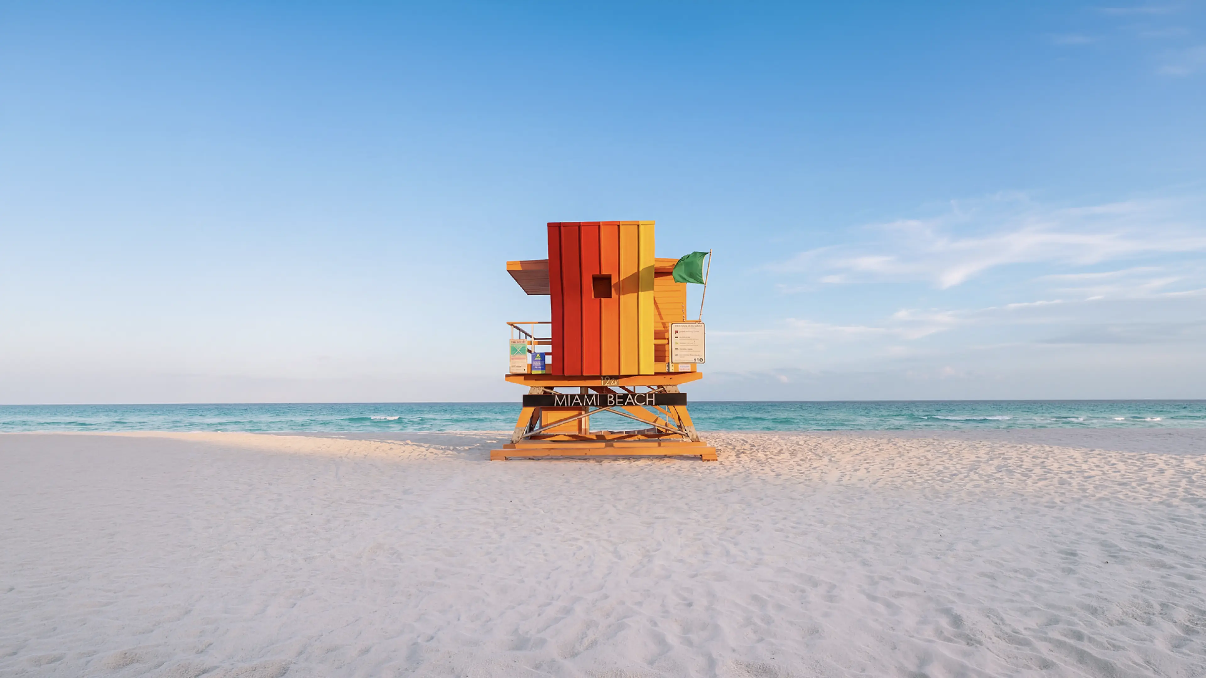 miami-south-beach-lifeguard-tower