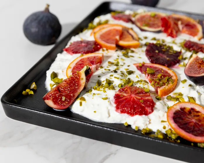 Whipped Feta Creme / mit Pistazien, Feigen und Blutorangen