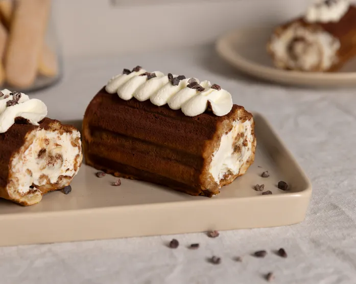 Tiramisu-Waffel-Rollen / schnelle Biskuitröllchen