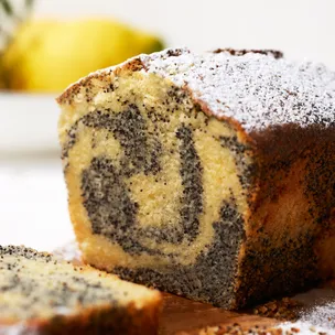 Zitrone-Mohn-Marmorkuchen