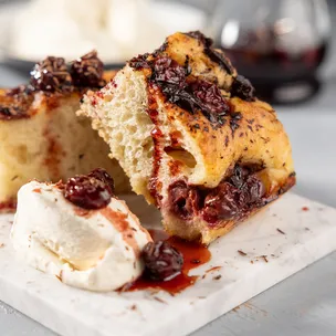 Schwarzwälder Kirsch Focaccia / süßes Fladenbrot