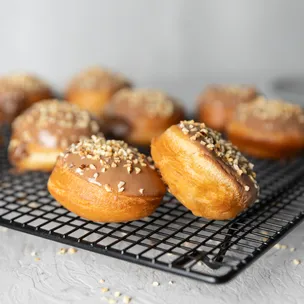 Berliner mit Nougatfüllung / Nougat-Krapfen