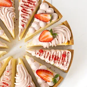 Erdbeer-Käsekuchen / Cheesecake mit Erdbeersahne
