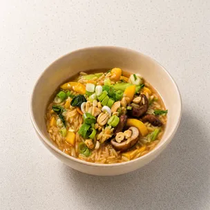 Asia-Nudel-Eintopf / mit Pilzen & Cashewkernen