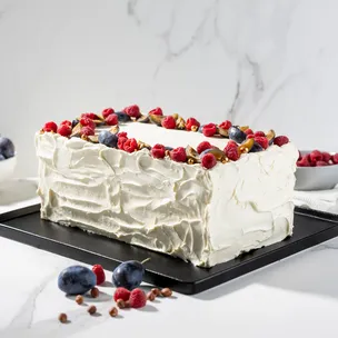 Haselnuss-Torte mit Zwetschgenröster / eckige Geburtstagstorte