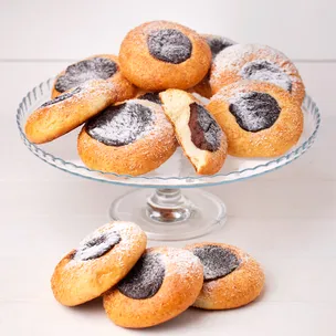 Schoko-Kokos-Watruschka / Hefetaler mit Schokoladenfüllung