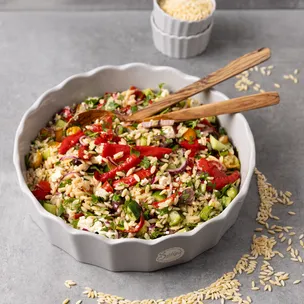 Orzo-Salat mit gerösteter Paprika / mediterraner Sommersalat
