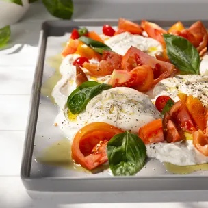 Burrata Platte / mit Tomaten und Zitronencreme