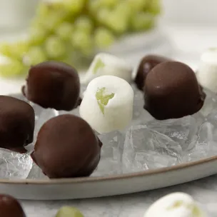 Frozen Yogurt Bites / mit Trauben