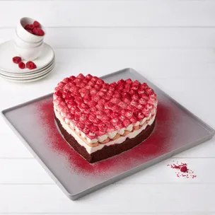 Tiramisu Herztorte / Schoko-Himbeer-Tiramisu-Torte