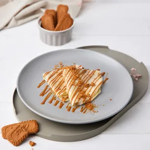 Gefüllte türkische Pfannkuchen / mit Apfelmus und Lotuscreme