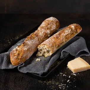 Magisches Cheese-Oregano Baguette