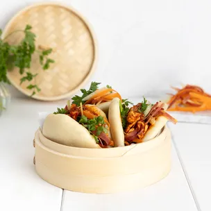 Gefüllte Bao Buns / mit Hähnchen