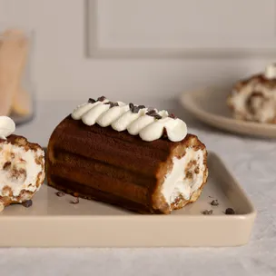 Tiramisu-Waffel-Rollen / schnelle Biskuitröllchen
