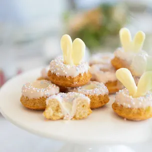 Mini-Osterhasen-Gugelhupfe
