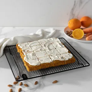 Karottenkuchen / glutenfreier Kuchen mit Frosting 