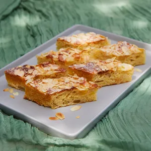 Ayshes Apfelkuchen / Apfel-Blechkuchen mit Mandeln
