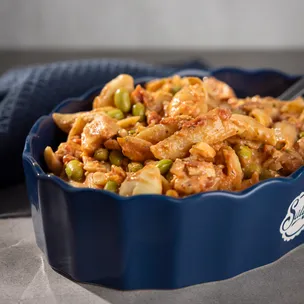 Lachs-Ofen-Pasta / mit Tomaten und Edamame
