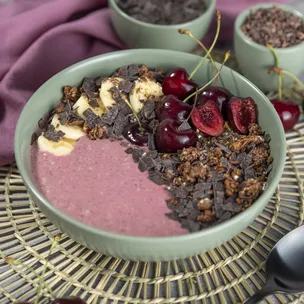 Smoothie Bowl Kirsch / veganes Frühstück ohne Kochen