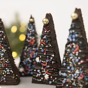 Tannenbaum-Brownies zu Weihnachten