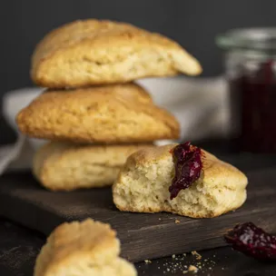 Scones mit Marmelade