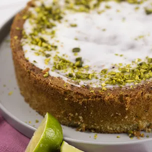 Saftiger Limettenkuchen / vegan und klassisch