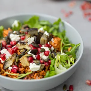 Bulgur Bowl mit Auberginen und Salat