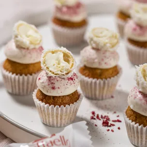 Mini Raffaello Cupcakes / Kokos Vanille Himbeer Muffins