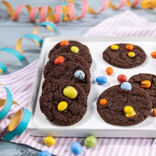 Schokoladencookies mit Erdnüssen