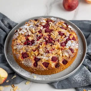 Mandel Apfelkuchen mit Himbeeren