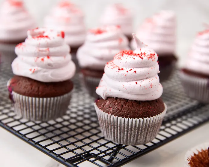Blaubeer-Erdbeer-Cupcakes / Hi-Hat Cupcakes mit Marshmallow Fluff