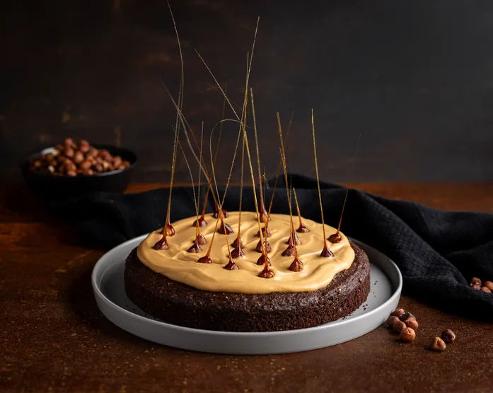Browniekuchen mit karamellisierten Haselnüssen / Weihnachtskuchen mit Karamellcreme