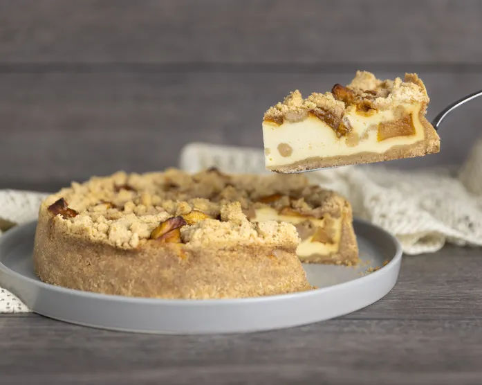 Apple Crumble Cheesecake / Käsekuchen mit Bratapfel-Füllung