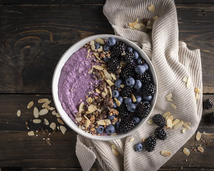 Brombeer Blaubeer Smoothie Bowl