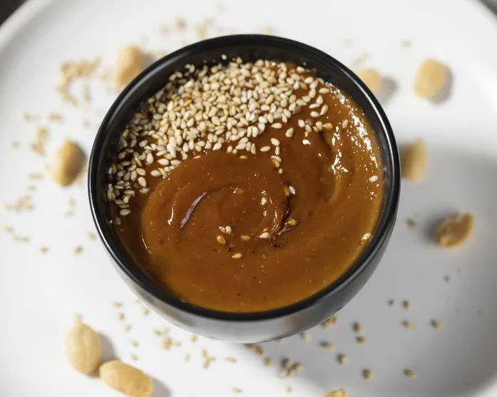 Erdnuss-Tahin-Dip / asiatische Sauce