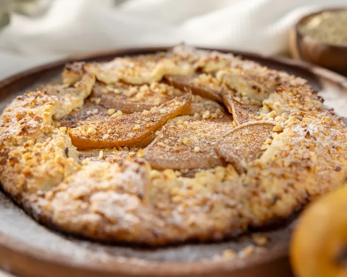 Birnen-Haselnuss-Galette / vom Grill