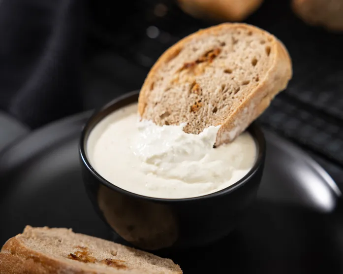 Feta-Knoblauch-Dip / heißer Käse-Dip aus dem Ofen