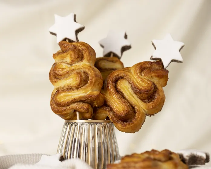 Croissant Tannenbäume mit Ela / Blätterteig-Bäumchen mit Zimtfülllung