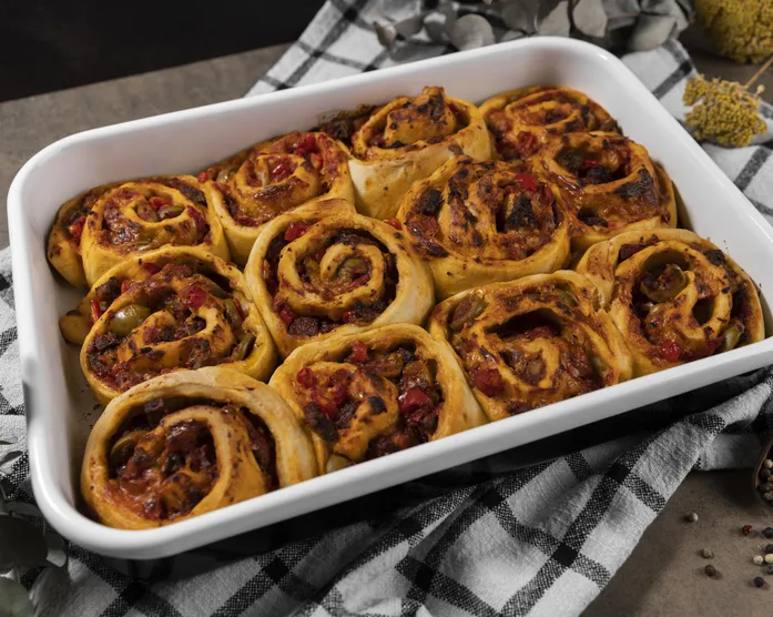 Pizzaschnecken / Sucuk-Paprika-Oliven-Füllung