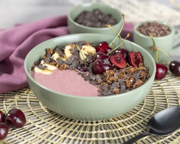 Smoothie Bowl Kirsch / veganes Frühstück ohne Kochen