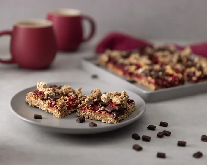 Berry Crumble Bars / Streuselkuchen mit Beeren-Füllung
