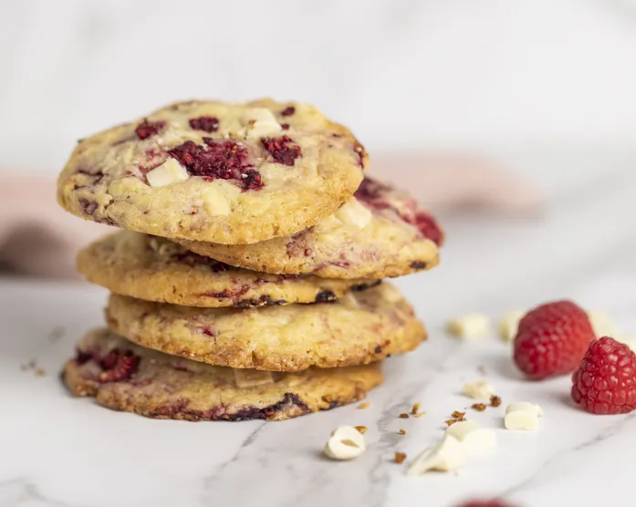 Himbeer Cookies mit weißer Schokolade